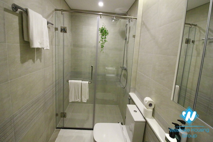  A charming and modern  high floor  apartment in Vinhome Metropolis Tower, Ba Dinh, Hanoi